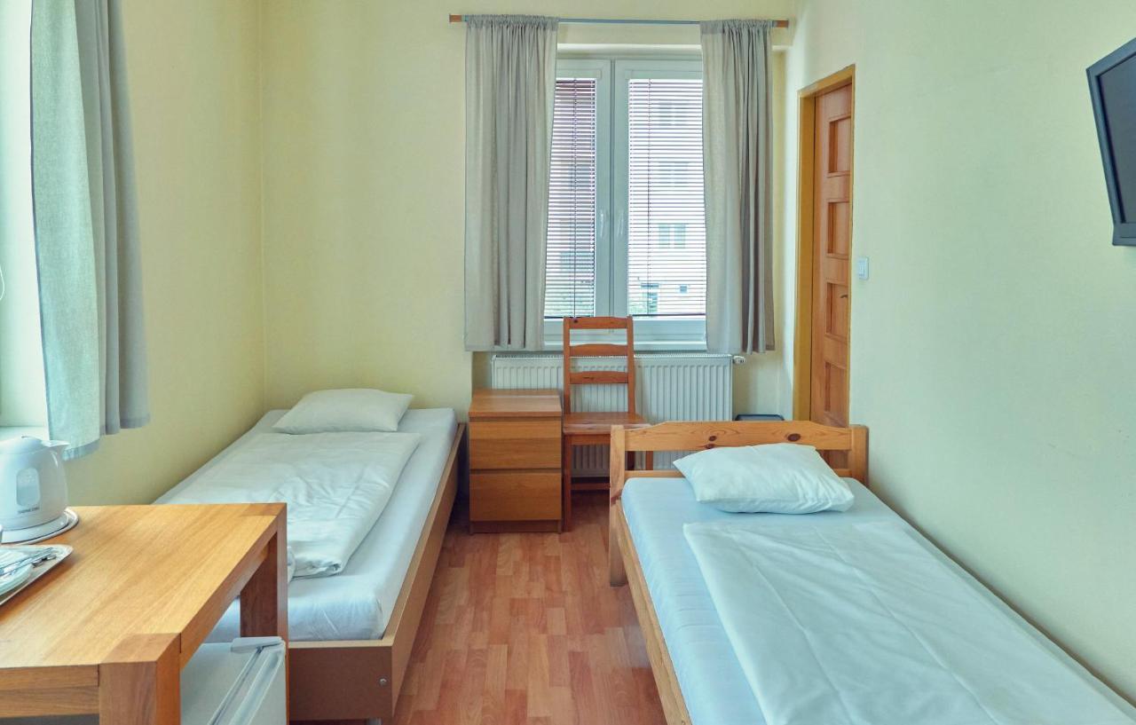 Penzion Fox Nemsova Bagian luar foto